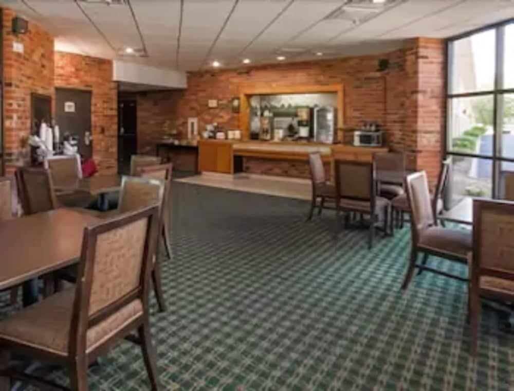 Clarion Pointe Bloomington-Normal Near I-55 And University Екстериор снимка