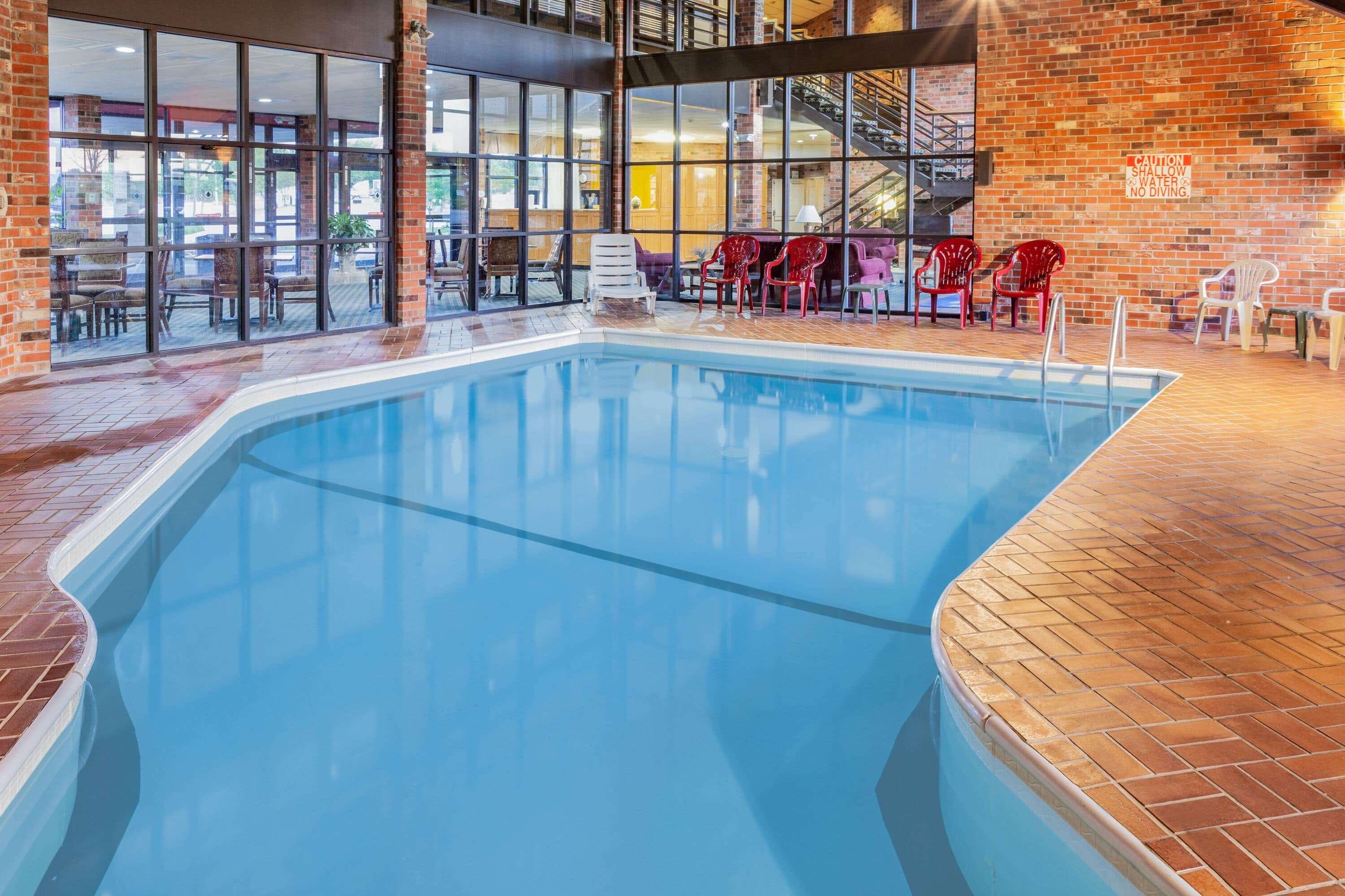 Clarion Pointe Bloomington-Normal Near I-55 And University Екстериор снимка