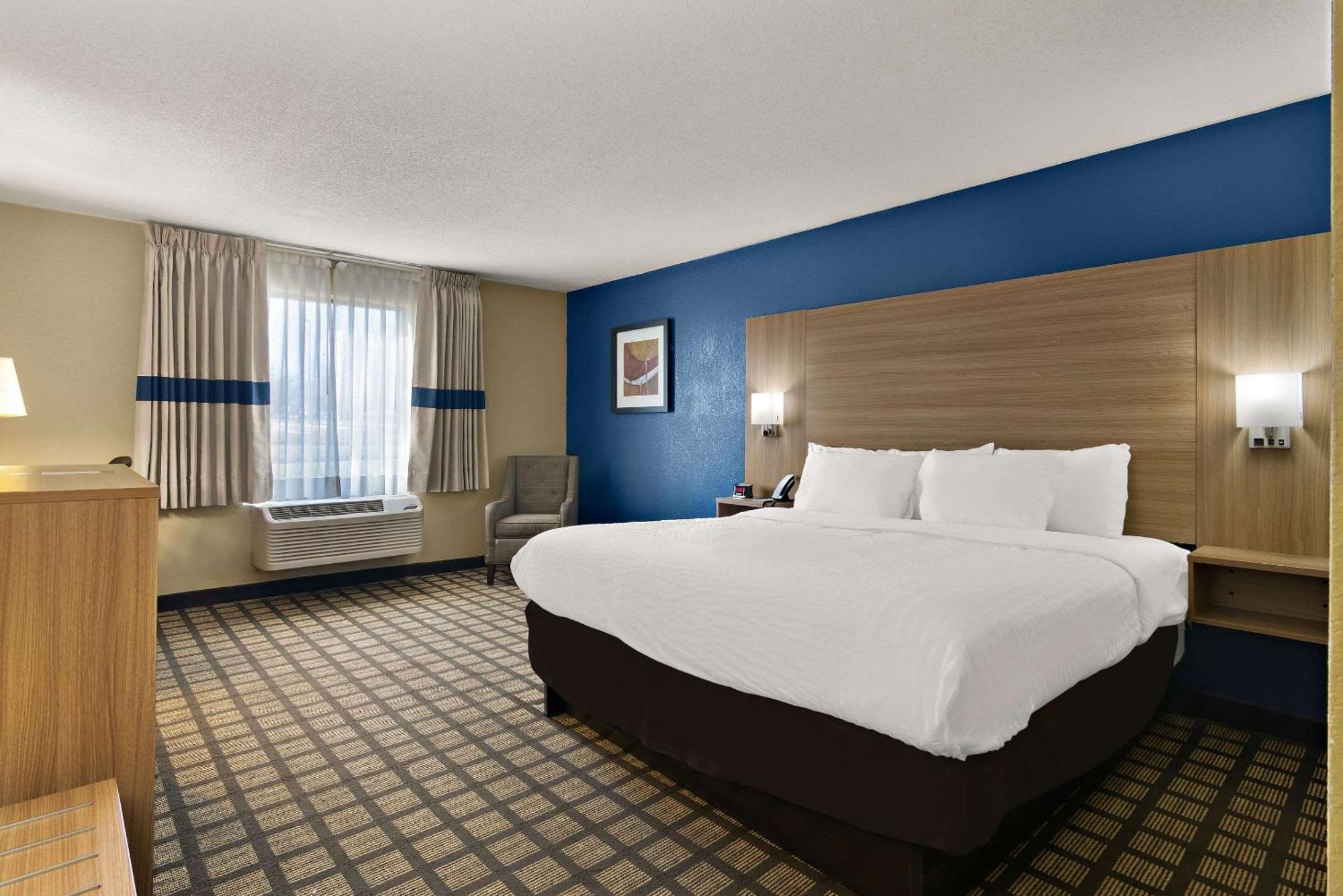 Clarion Pointe Bloomington-Normal Near I-55 And University Екстериор снимка