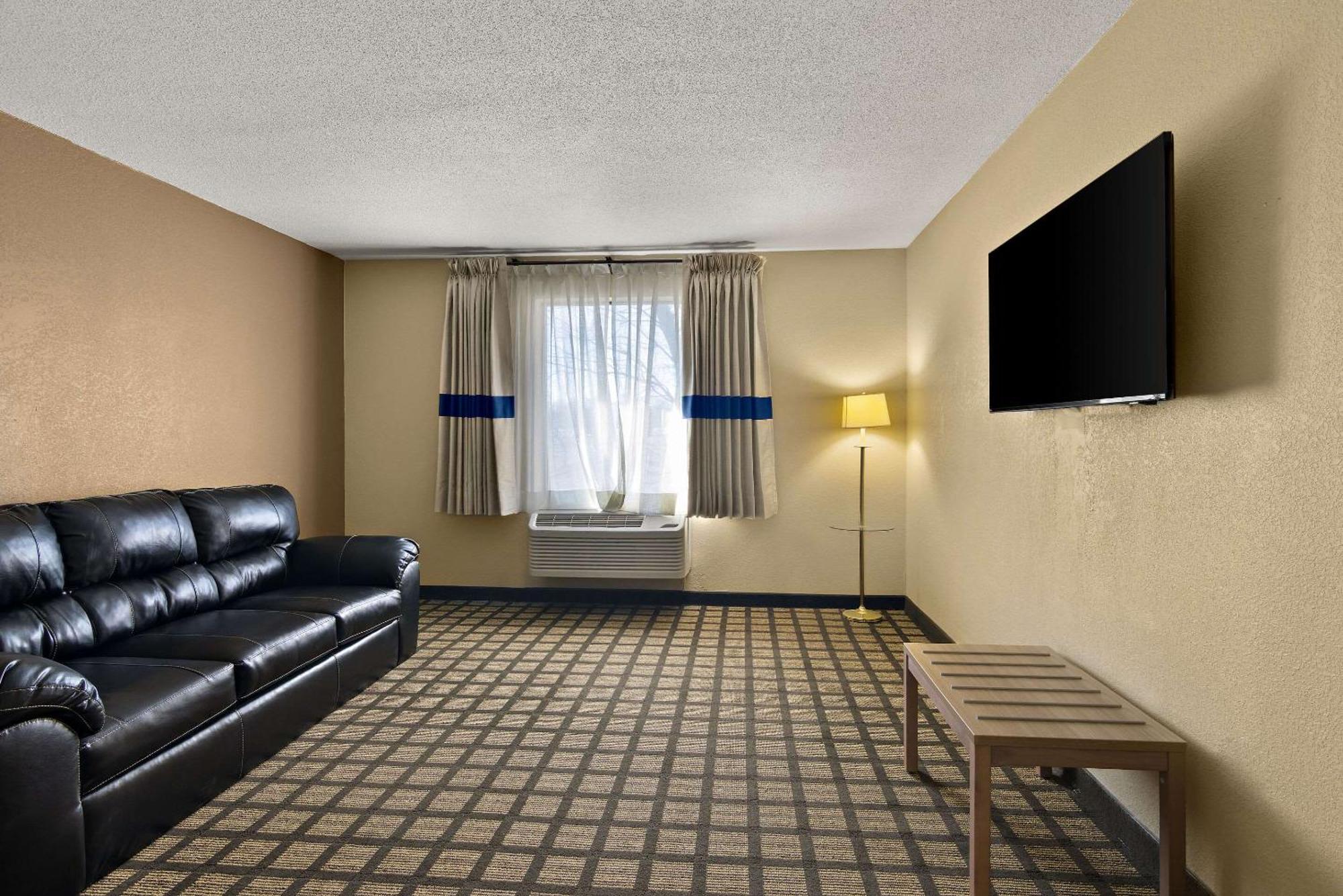 Clarion Pointe Bloomington-Normal Near I-55 And University Екстериор снимка