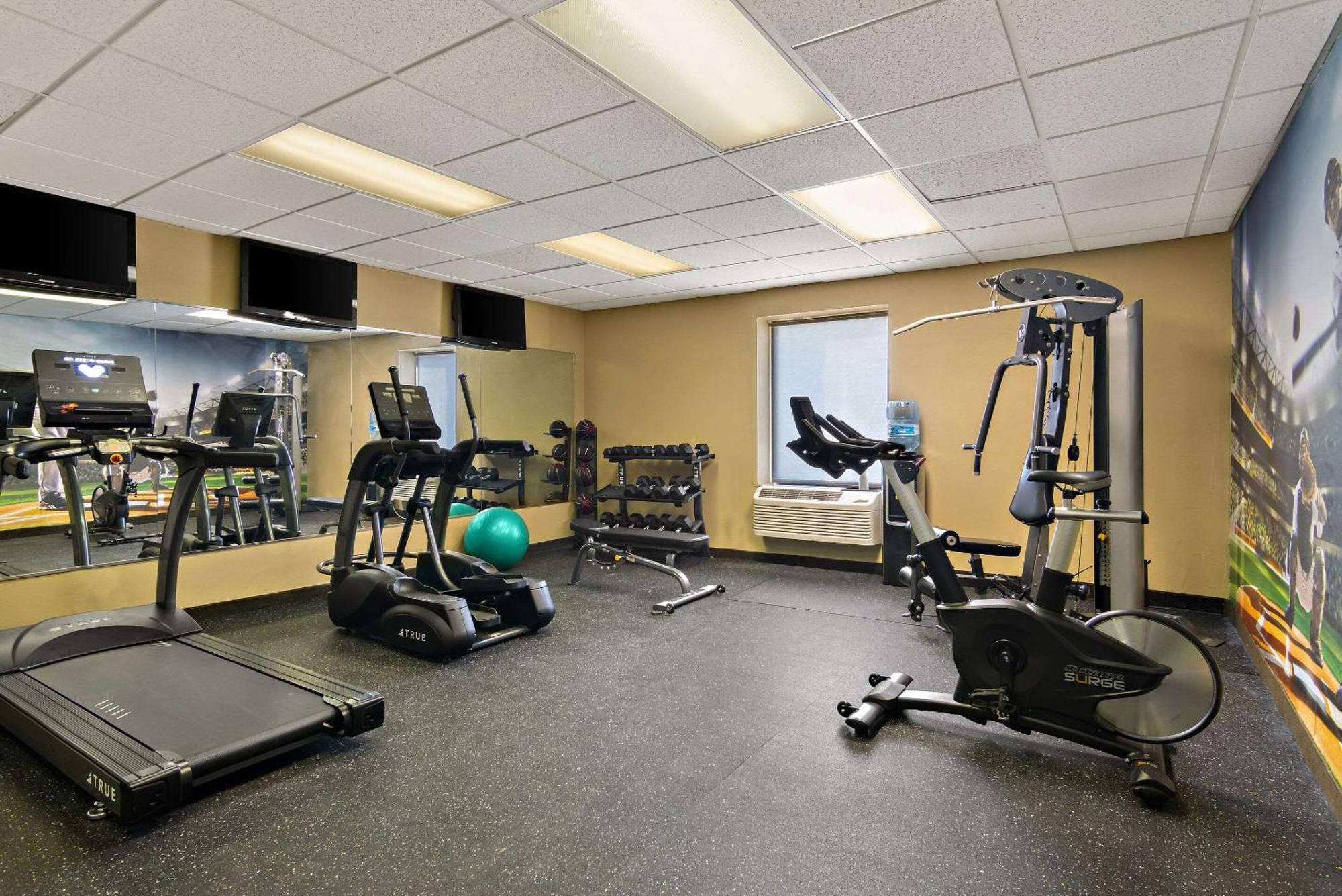 Clarion Pointe Bloomington-Normal Near I-55 And University Екстериор снимка