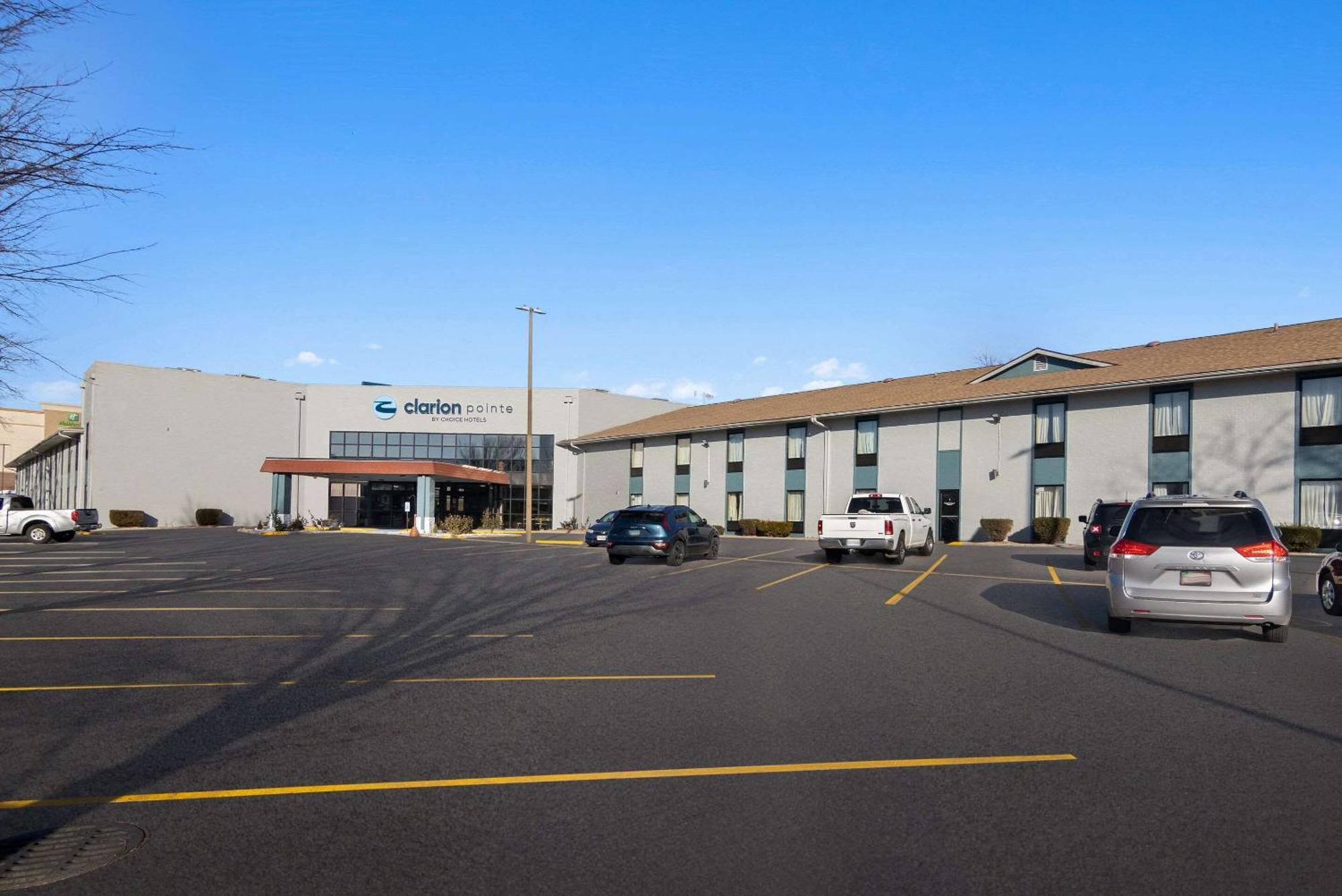 Clarion Pointe Bloomington-Normal Near I-55 And University Екстериор снимка