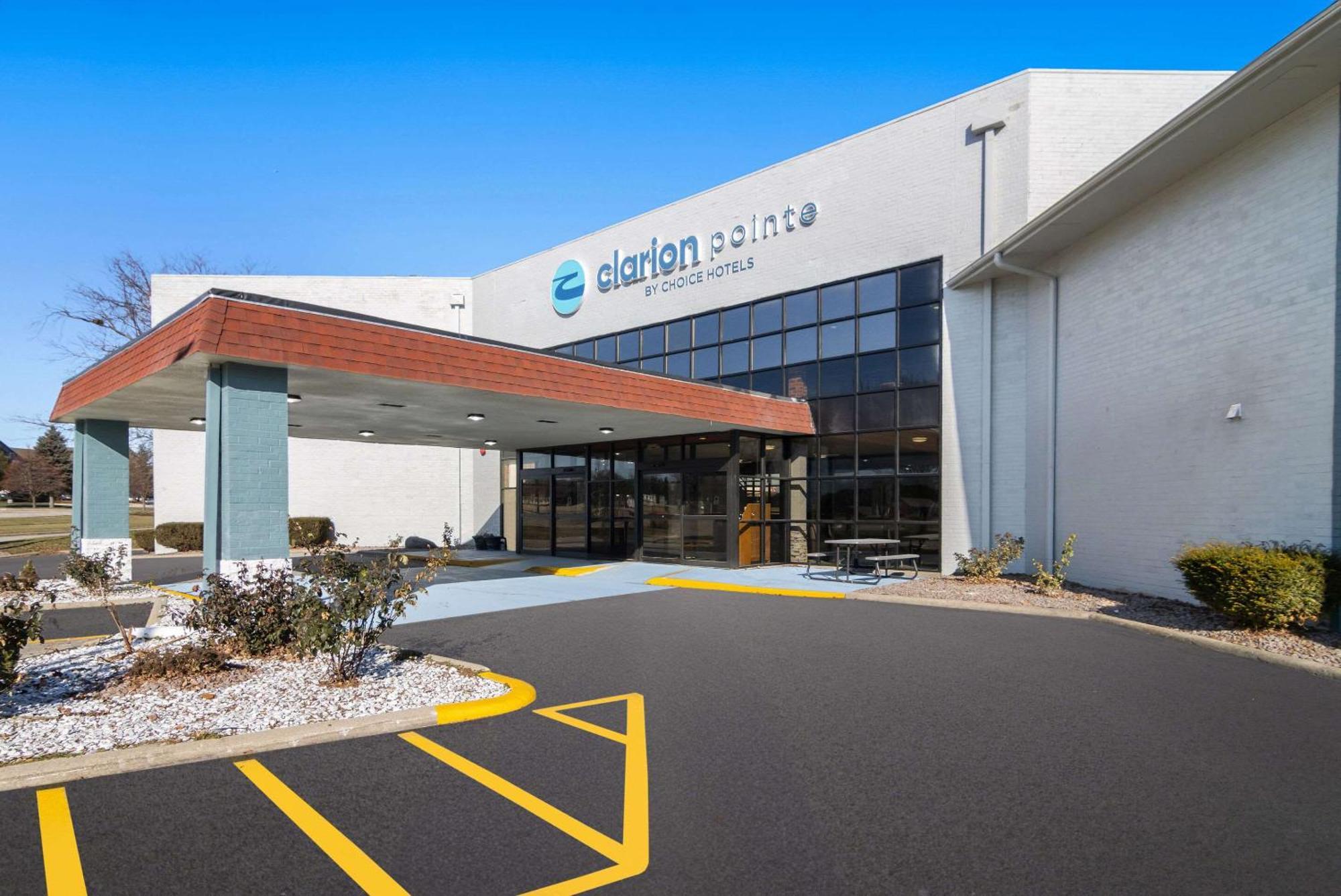 Clarion Pointe Bloomington-Normal Near I-55 And University Екстериор снимка