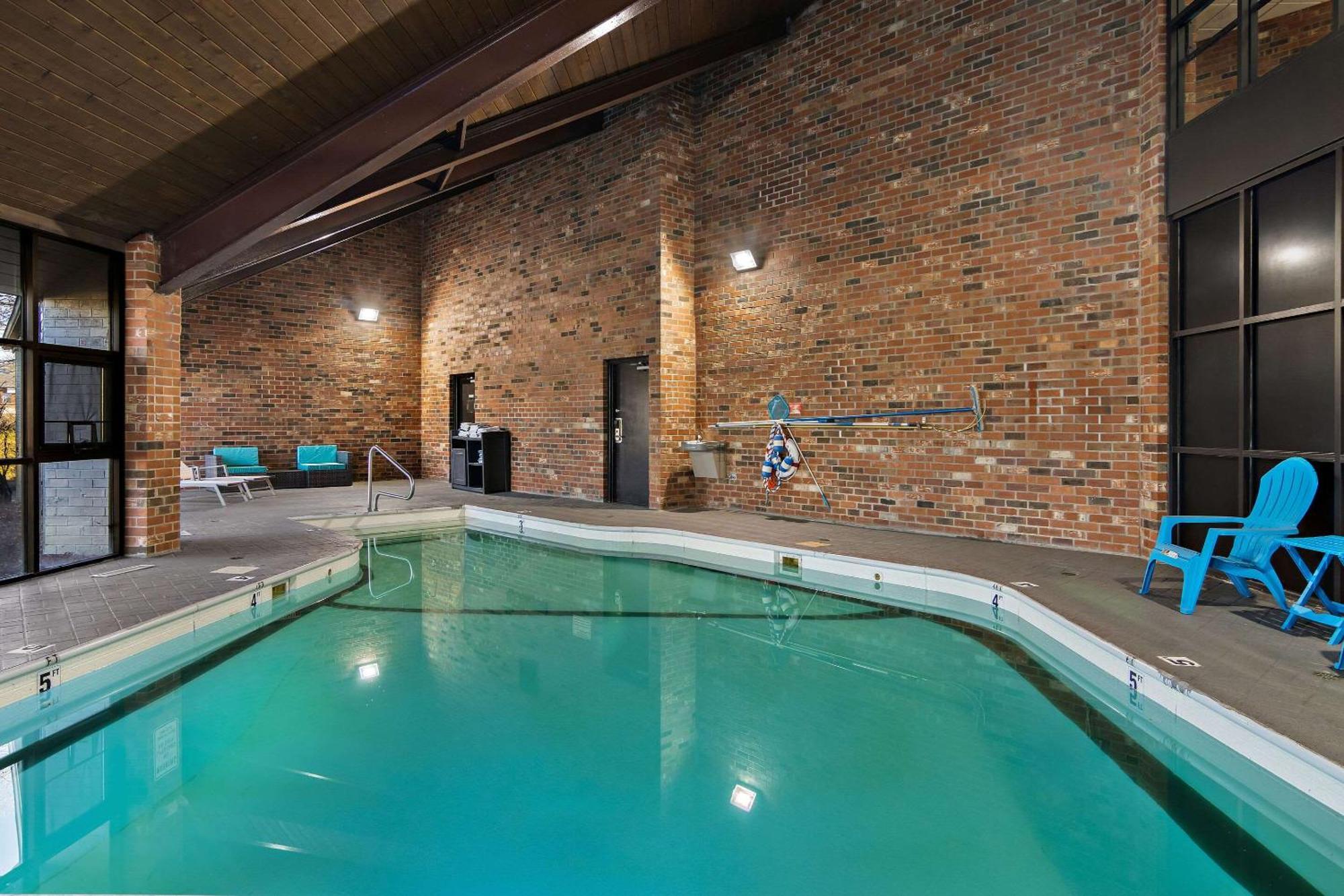 Clarion Pointe Bloomington-Normal Near I-55 And University Екстериор снимка