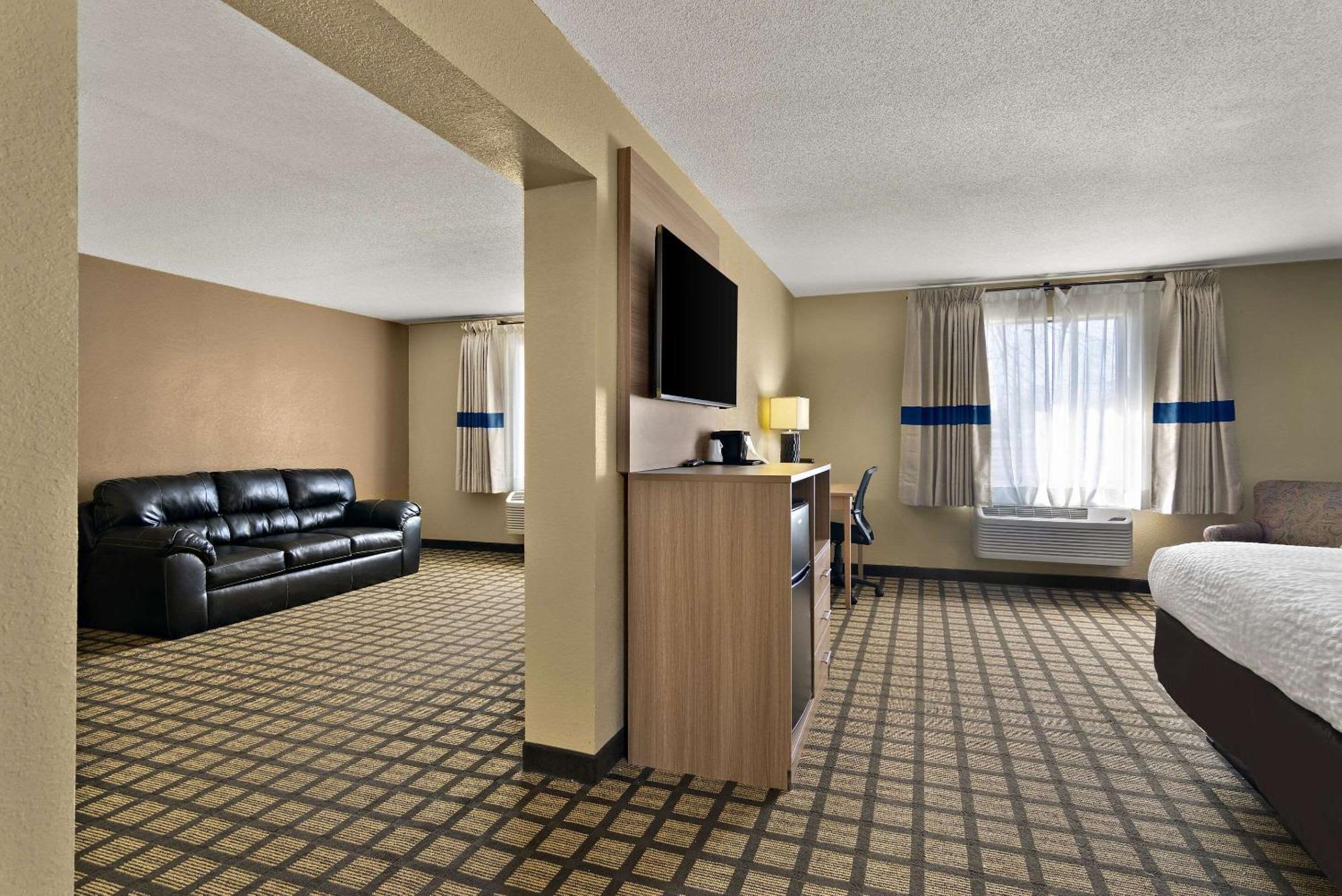 Clarion Pointe Bloomington-Normal Near I-55 And University Екстериор снимка