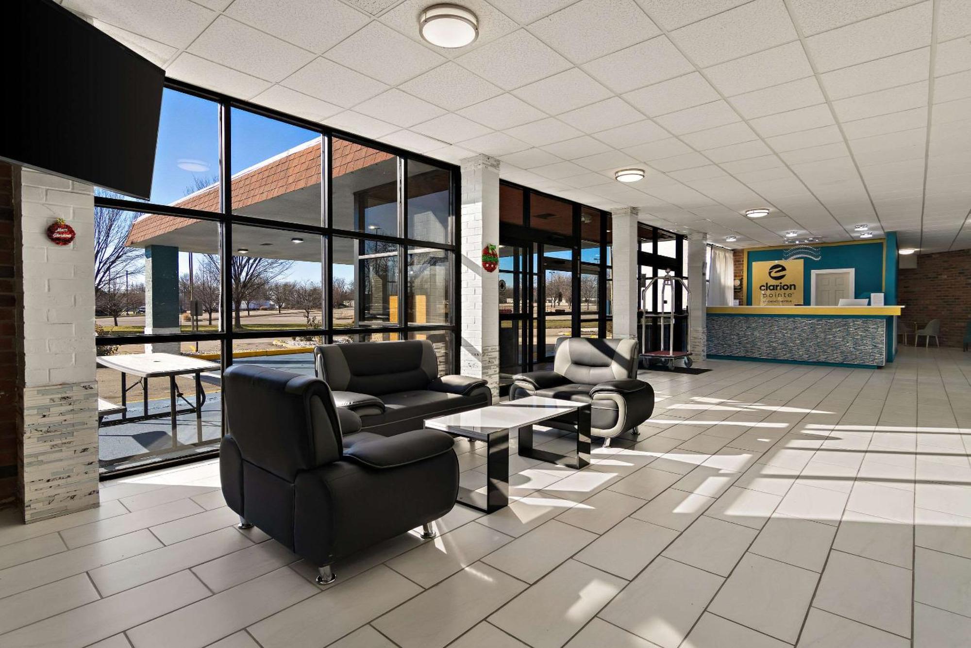 Clarion Pointe Bloomington-Normal Near I-55 And University Екстериор снимка