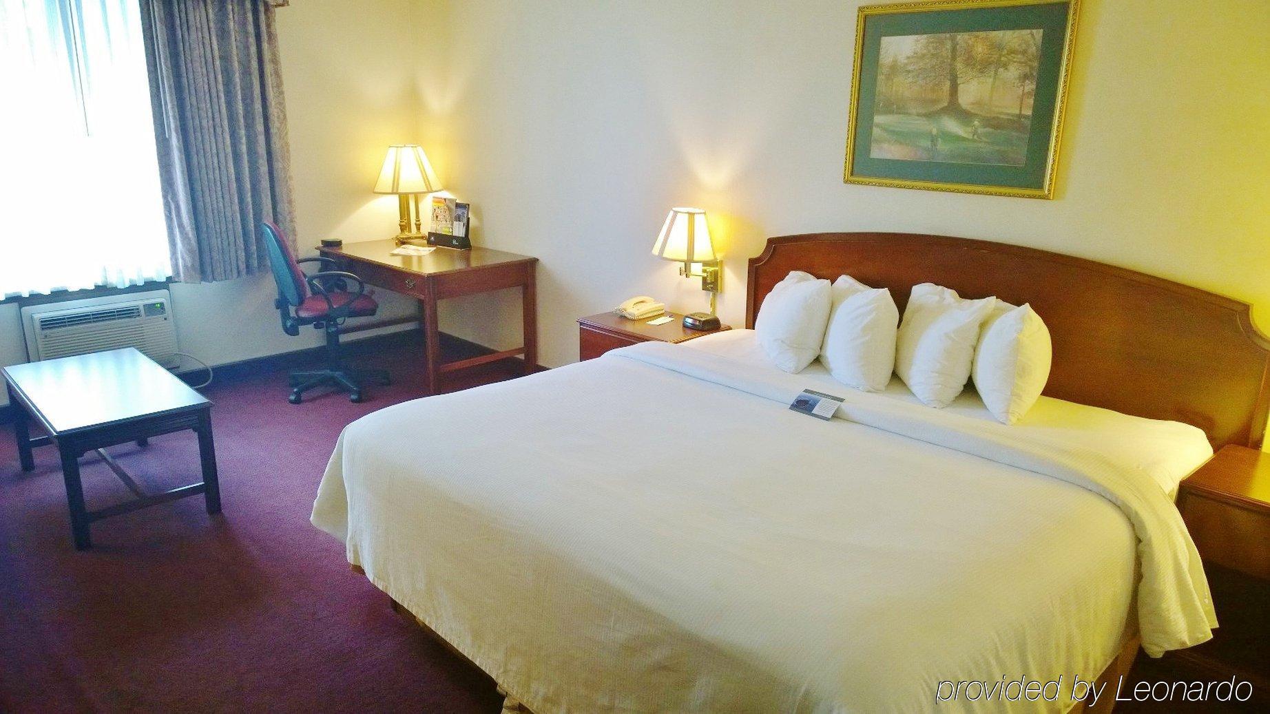 Clarion Pointe Bloomington-Normal Near I-55 And University Екстериор снимка