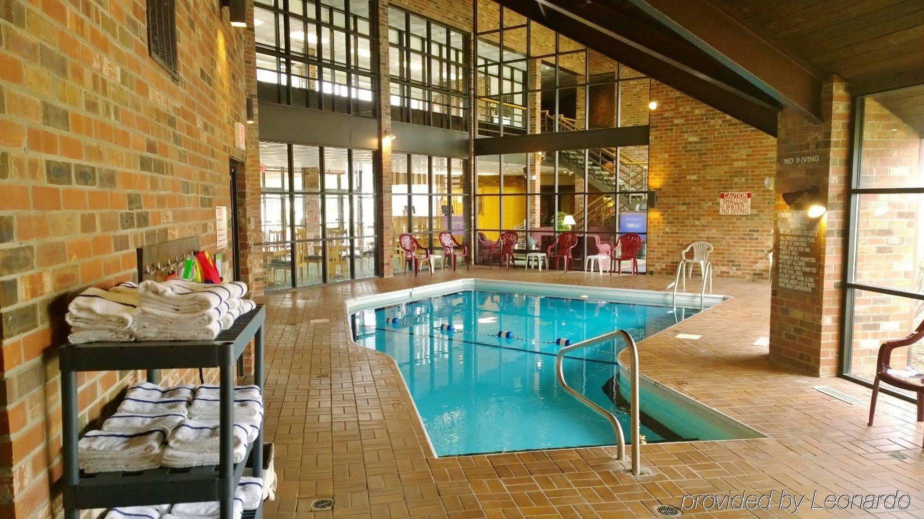 Clarion Pointe Bloomington-Normal Near I-55 And University Екстериор снимка